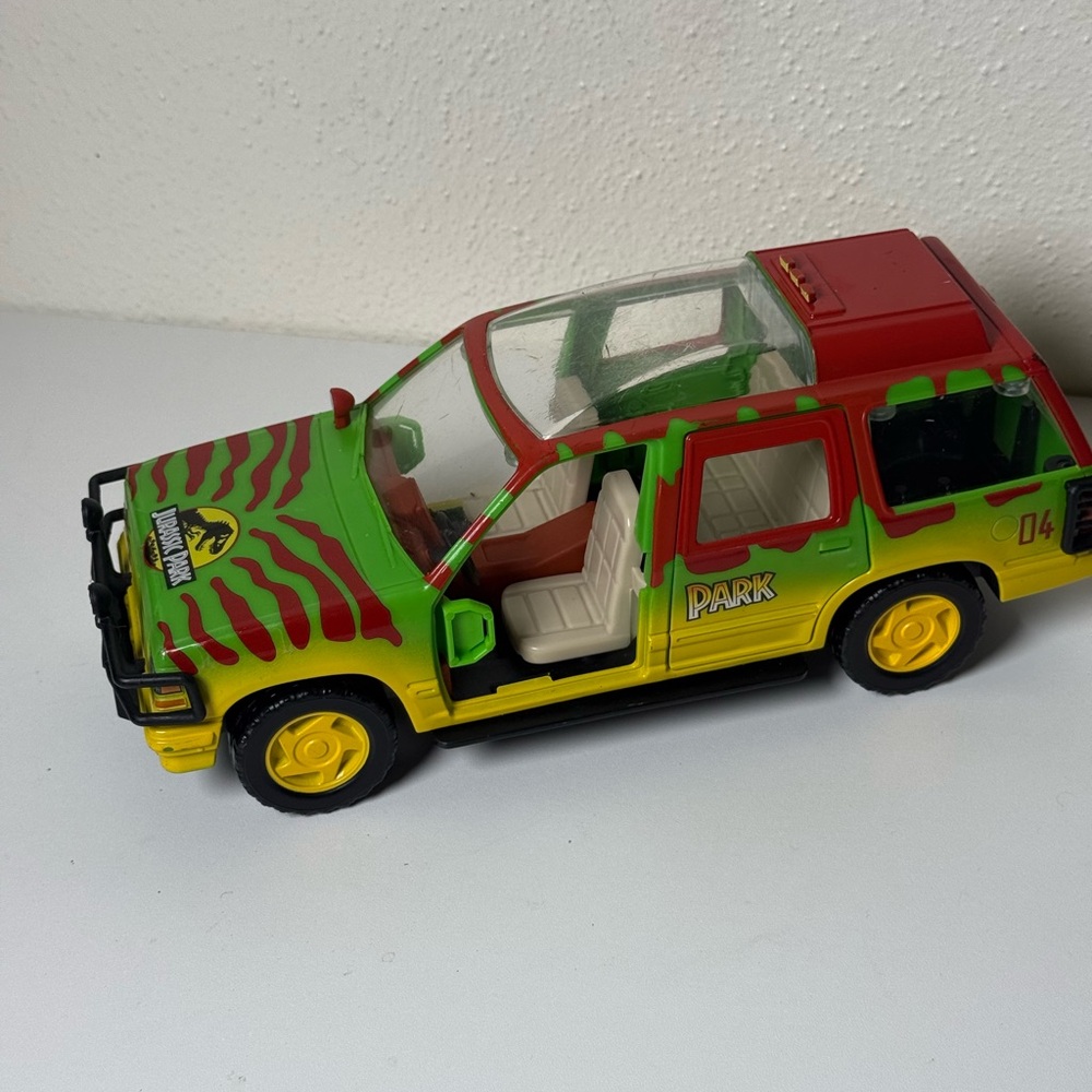Adventure Toy SUV - Red, Green, Yellow - Picture 4 of 6